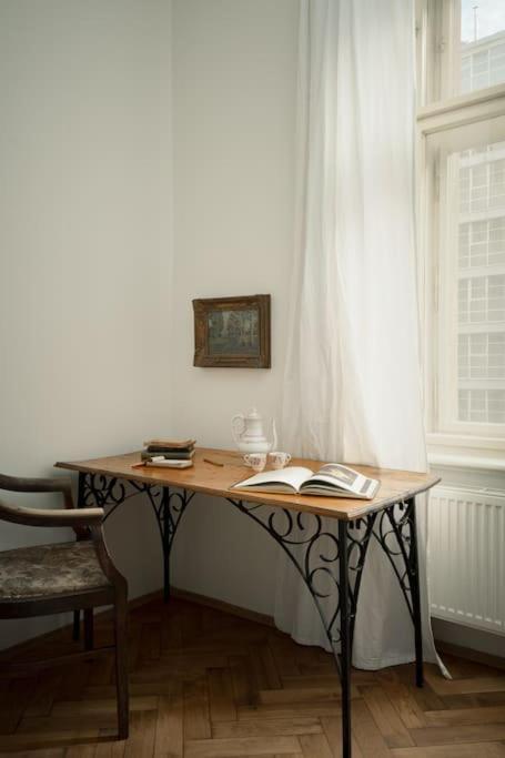 Apartment Artisan & Old-timey 2 Bedrooms Prague