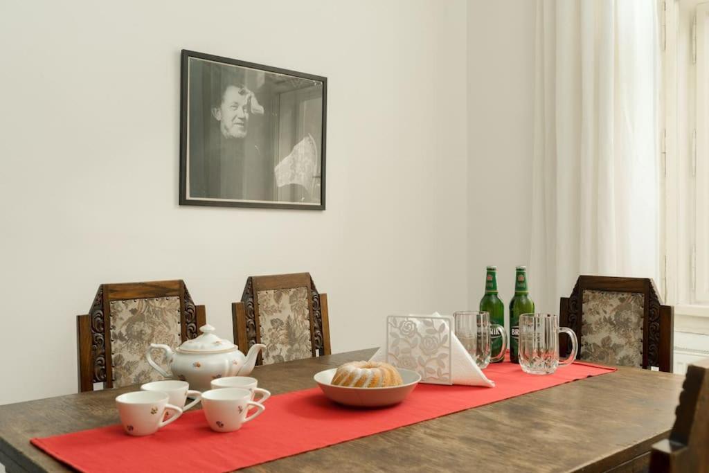 Apartment Artisan & Old-timey 2 Bedrooms Prague